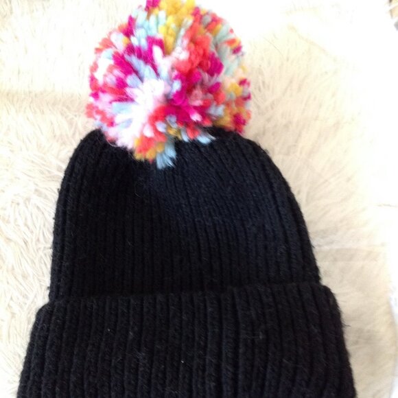 Handmade Wool Blend Knit Pompon - Picture 4 of 7